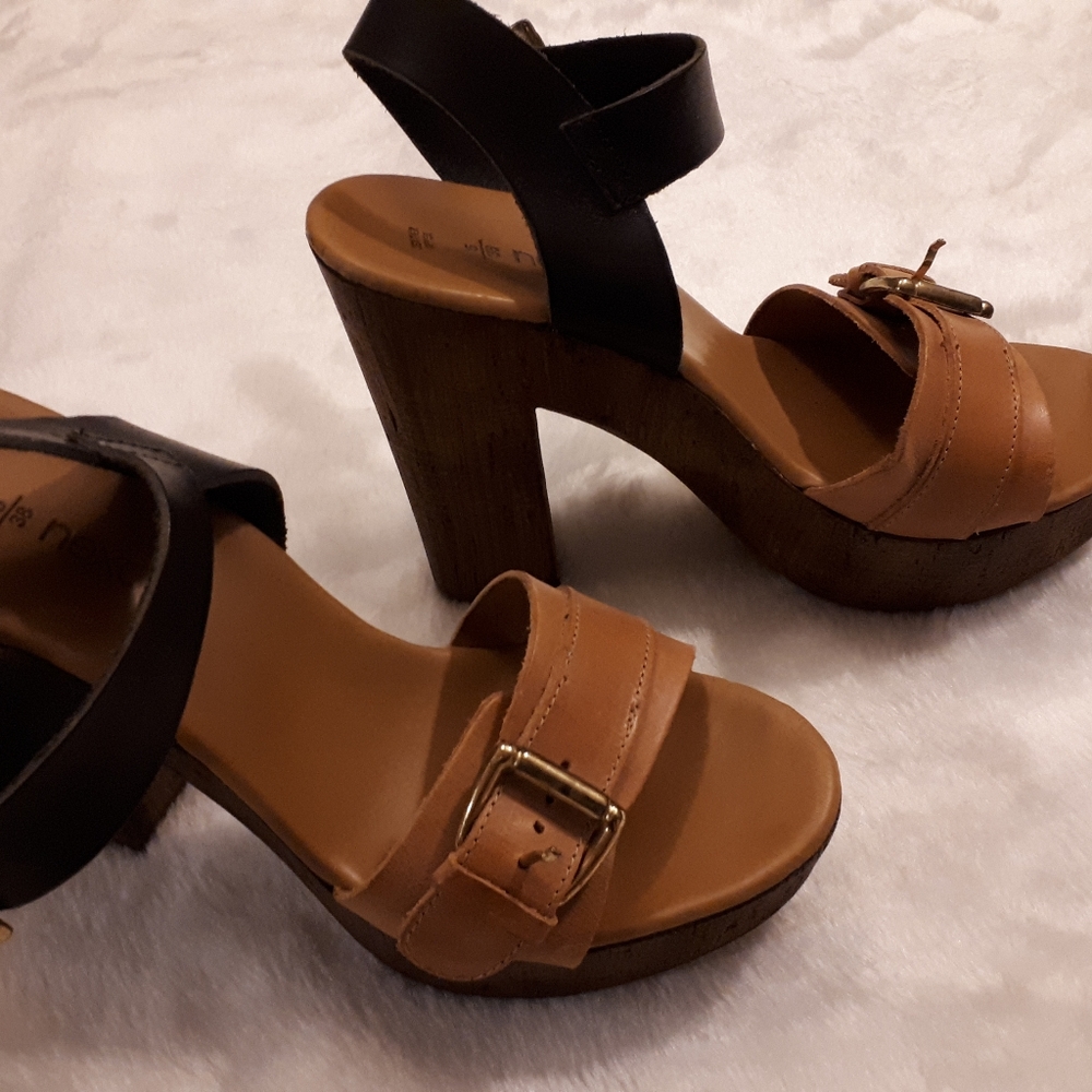 Ladies Sandals!!